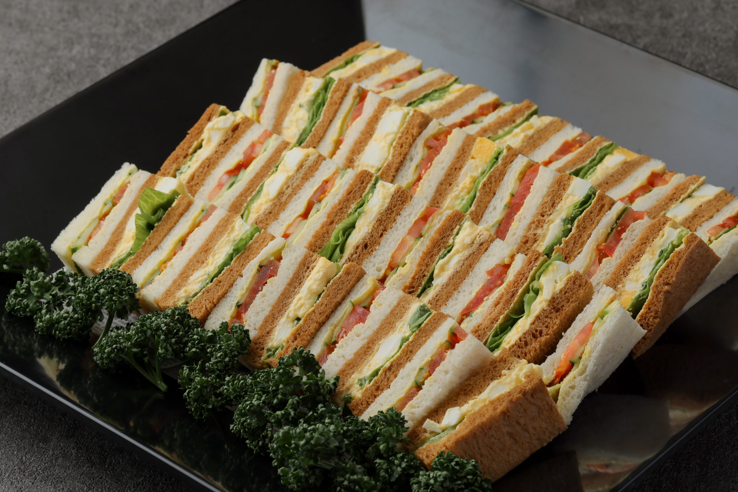 玉子と野菜のサンドウィッチ
