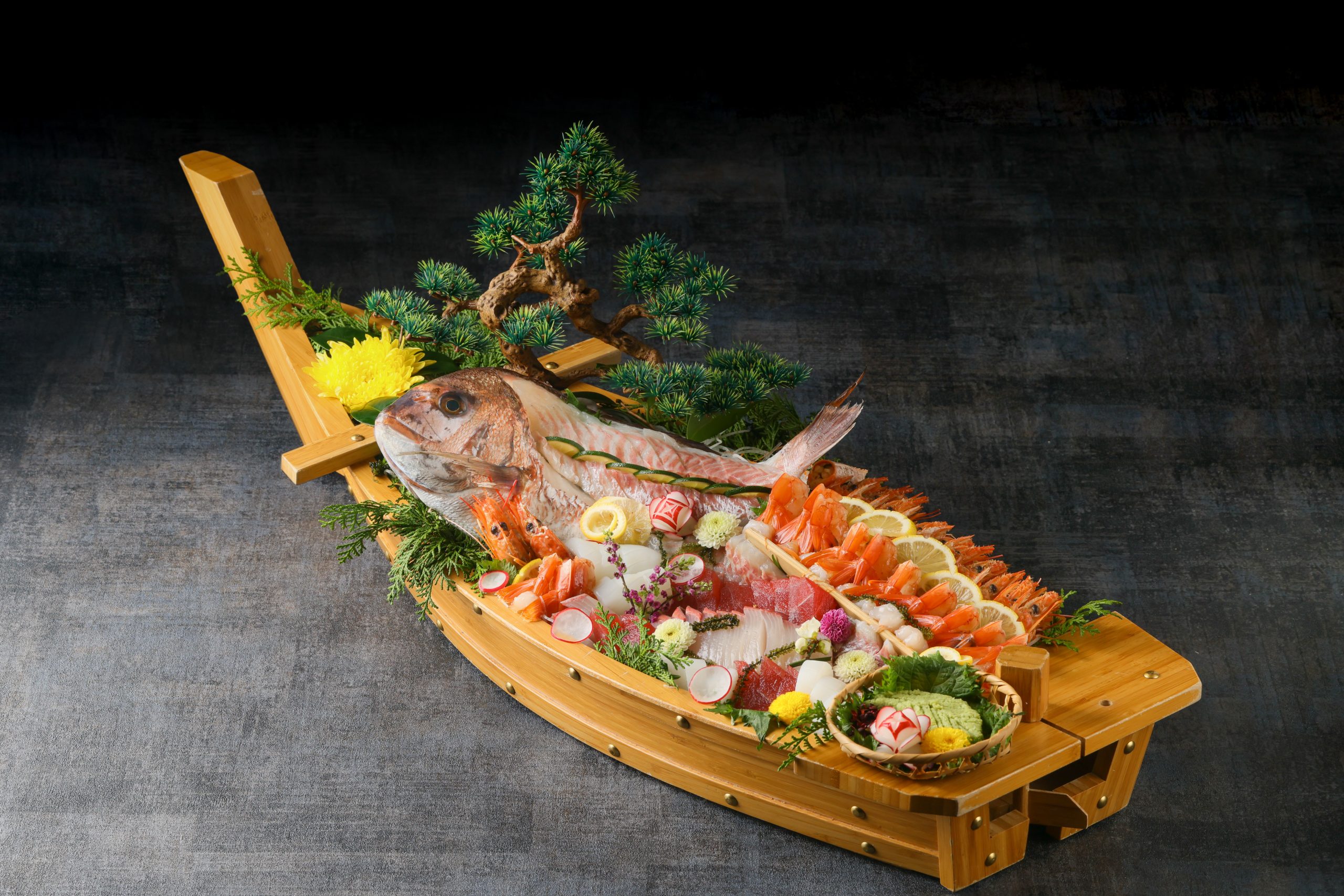 お造り盛合せ　もしくは　鯛のカルパッチョ