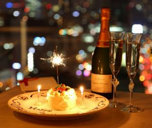 駅ﾁｶ 大人気 夜景 ｶｯﾌﾟﾙ席ﾃﾞｰﾄ 夜景 記念日 誕生日 感動特典付ｱﾆﾊﾞｰｻﾘｰﾃﾞｨﾅｰ 5900