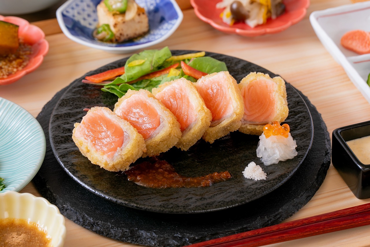 象印御膳ご褒美 サーモンのレアカツ しば漬けらっきょうのタルタルで 15食