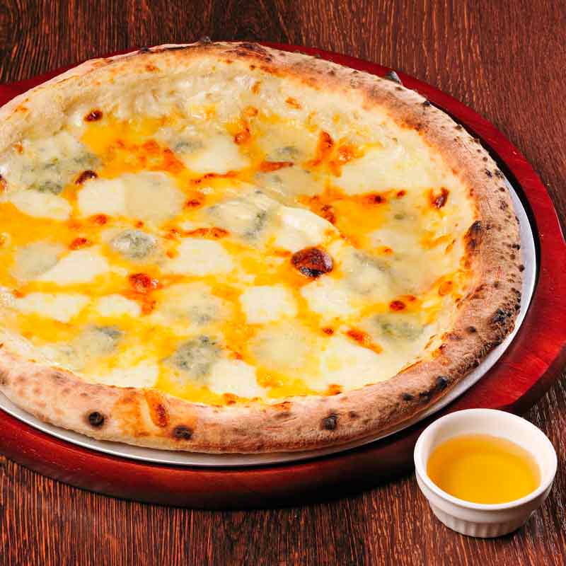 4種チーズのピザ 『クワトロフォルマッジョ』