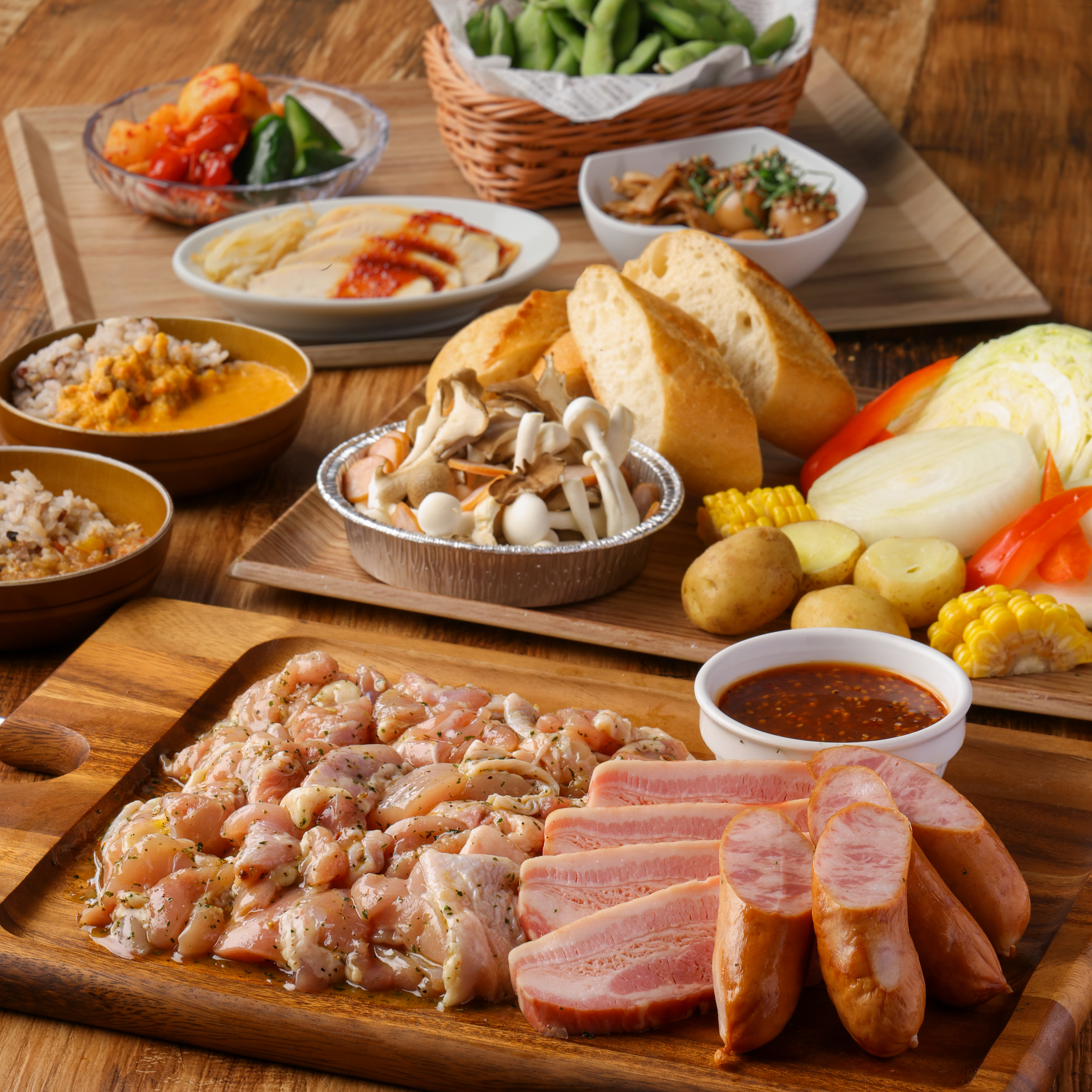 【4月25日〜5月31日】ハーブチキンと厚切りベーコンBBQコース　飲み放題付 5,500円