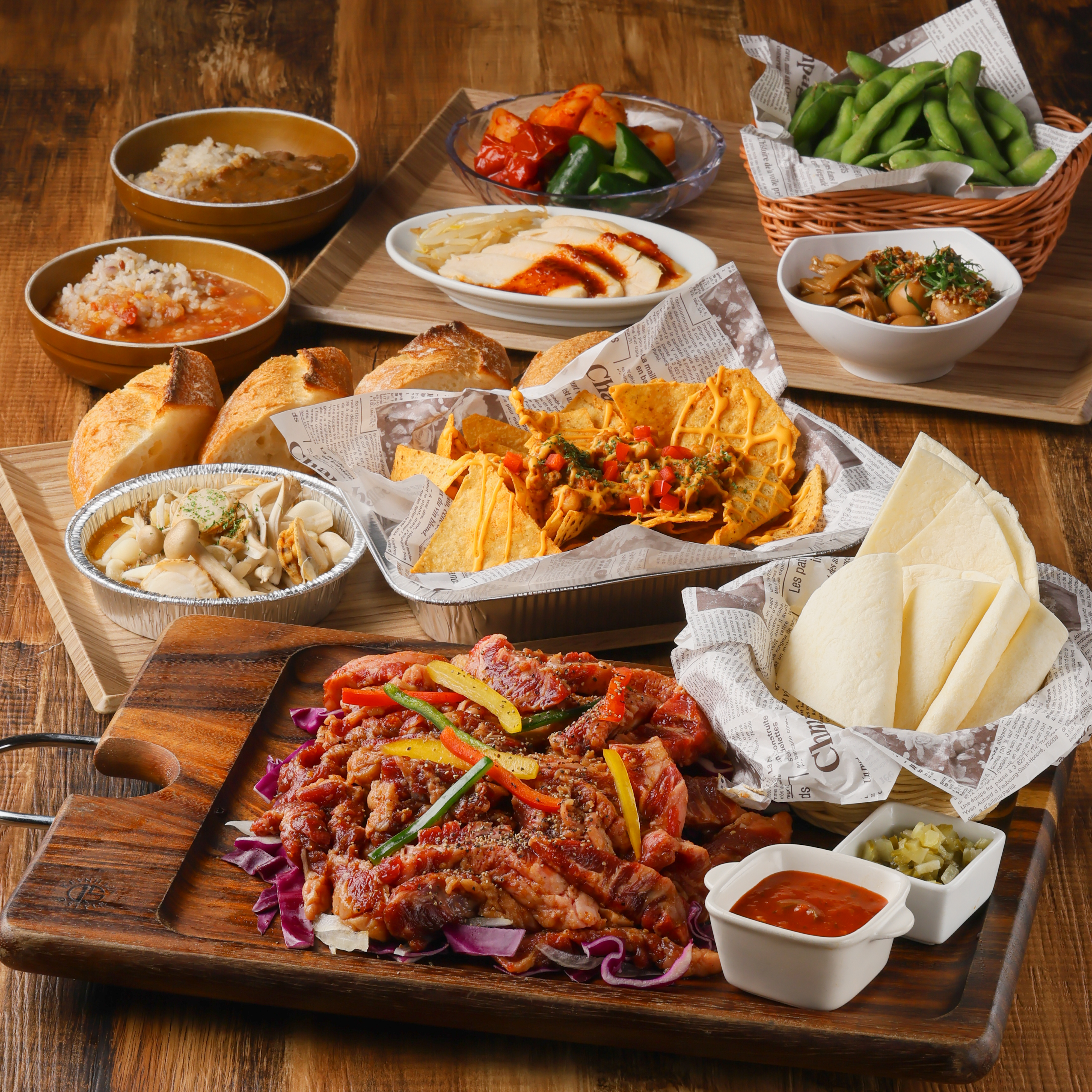 8月1日〜9月28日【メキシカン】メキシコ風 中落ちカルビのトルティーヤ包みBBQコース 飲み放題付6,000円