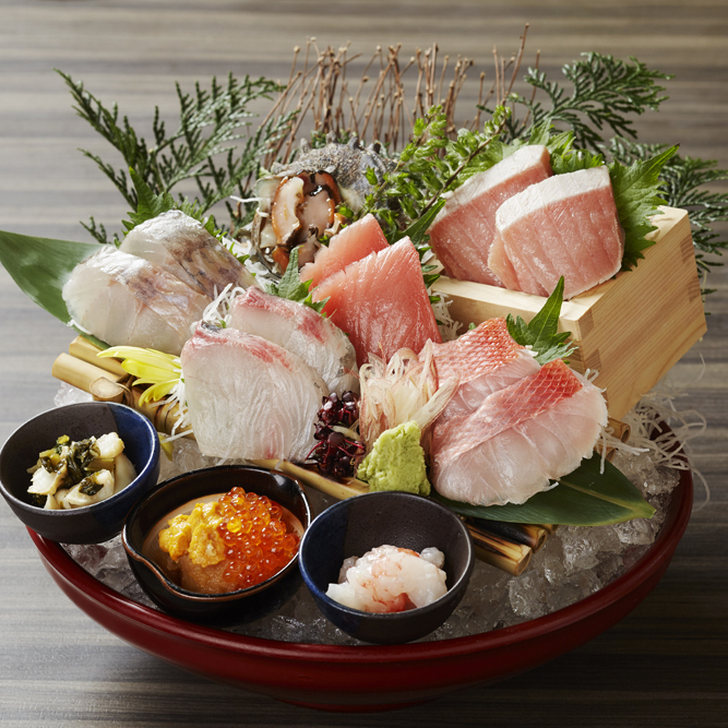自慢の鮮魚】焼津直送 ミナミまぐろ入り魚盛大漁盛り（2人前） 1,868円