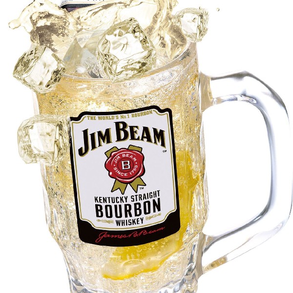 ジムビームハイボールメガジョッキとレモンサワーグラス