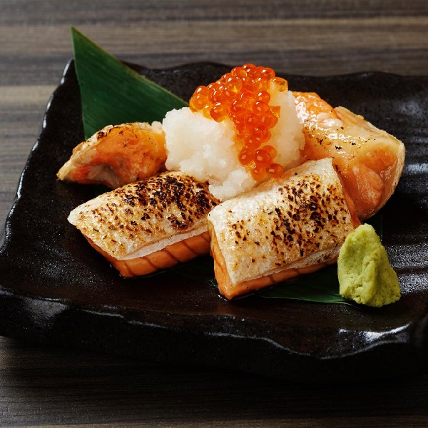 期間終了 秋の味覚 秋刀魚 鰹 鮭 を販売中 いまや高級魚 秋刀魚を姿造りや塩焼きで