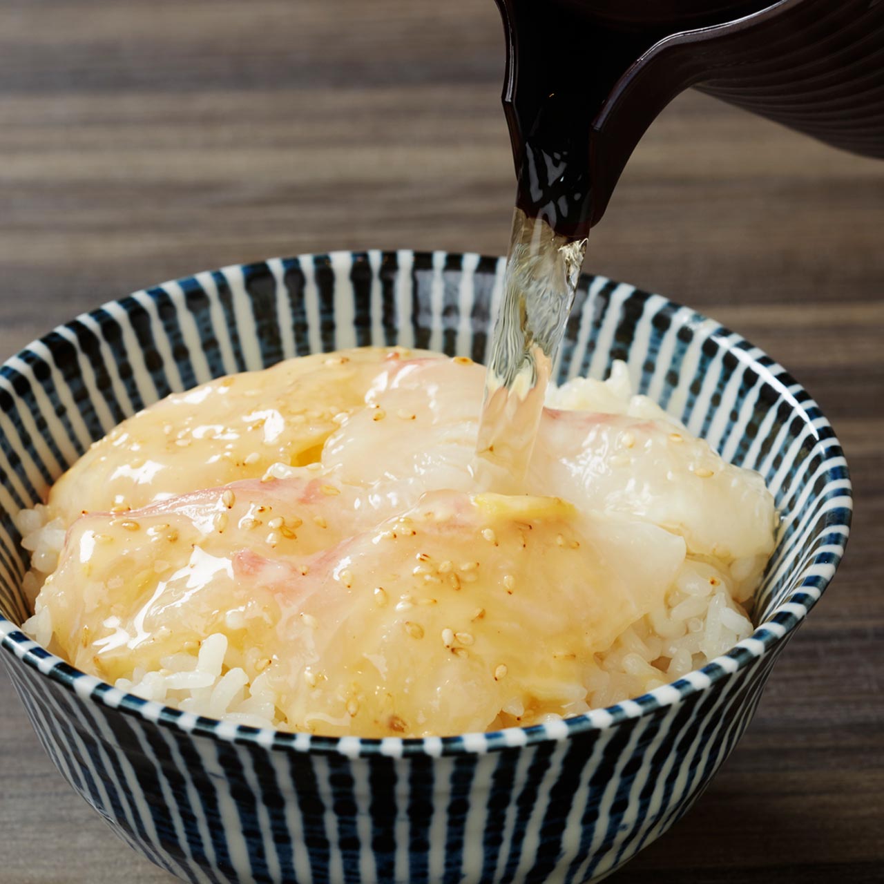 こだわりの魚介ランチ 魚盛名物2度おいしい鯛胡麻茶漬け